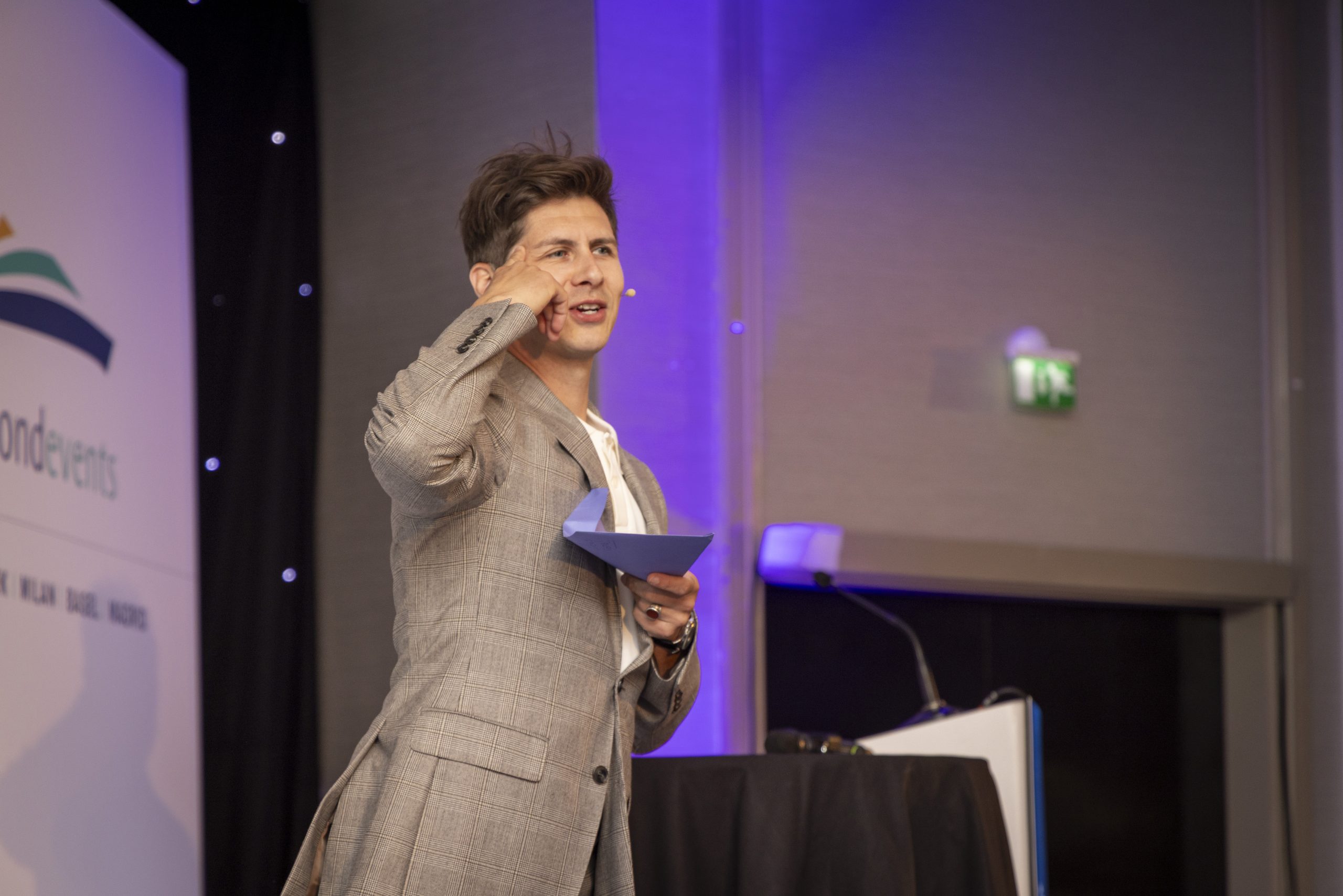 Ben Hanlin teaching storytelling in business to improve communication and engagement.