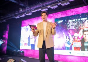 Preparing a 15-minute speech – rehearsal notes and practice setup.