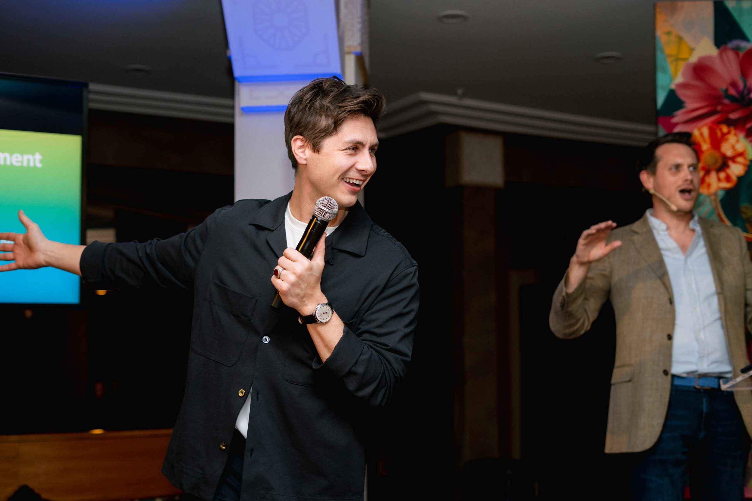 Ben Hanlin communication skills speaker teaching curiosity and business communication skills.